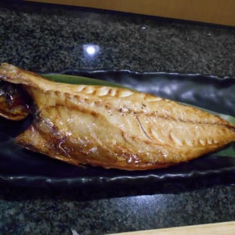 御殿場市　沼津魚がし鮨　流れ鮨　御殿場店　おすすめ１０貫ランチ、とろさば塩焼き、きすの天ぷら