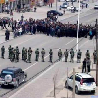 内モンゴル自治区でデモ　中国当局が戒厳令か