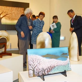 布引焼　小嶋太郎さん作陶65年記念展「日本の桜四十七景」（東近江市）