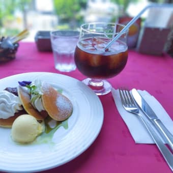 お散歩の後は…カフェへ♪