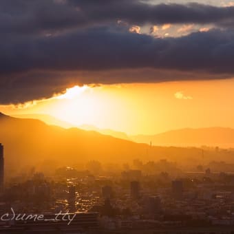 今日の札幌の夕焼け（14）金色の街並み