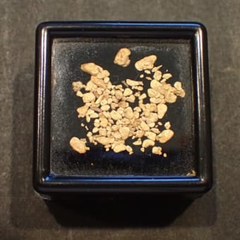 鉱物結晶図鑑 - ようこそ石の華へ