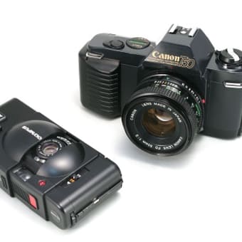 グッドデザイン大賞カメラ　オリンパスＸＡ２とキャノンＴ５０