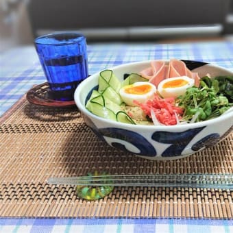 お供え物は「よもぎ団子」