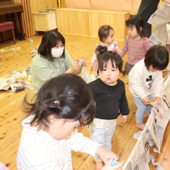 リズム遊び・新聞あそび♪