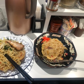 北海道ラーメンみそ熊です冷やし中華と半チャーハンがマイランチ。
