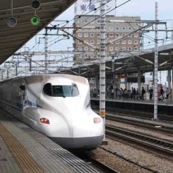 岐阜羽島駅のディズニー新幹線 ＆ ドクターイエロー