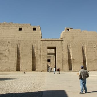 エジプト旅行　（第２日：ルクソール）