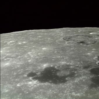 月面の、世界初のハイビジョン撮影に成功。
