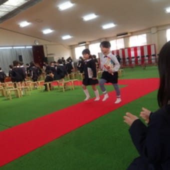 みどり　4歳児　卒園式の練習・溝掃除