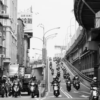 台湾らしいものって何だろう。ー君は朝7時の台北橋のバイクの群れを見たか。