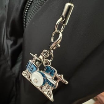 ドラムのキーホルダーをリックにつけました　k-hashii-japan　2024年9月15日