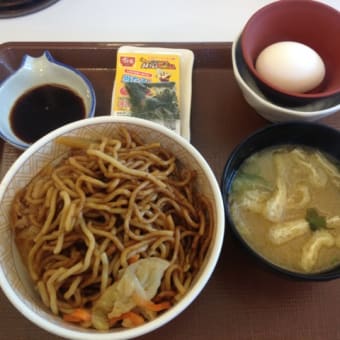 すき家のかわりものメニュー やきそば牛丼