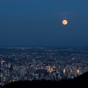 ブルームーン夜景