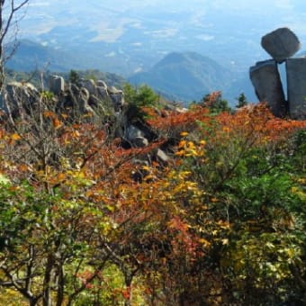 秋の彩を楽しむ　御在所岳