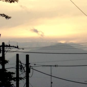 夏至の翌日 「大山」山頂に沈む夕陽＠寒川神社
