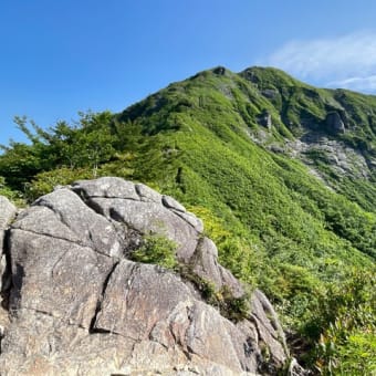 白毛門～朝日岳 梅雨入り前のお花畑へ (2024.6.20-21)