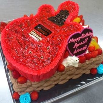 赤いギターのケーキ ロレーヌ洋菓子店 Blog