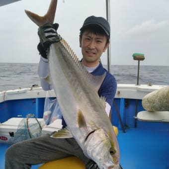 沖縄県釣り船料金真生丸