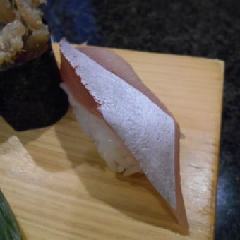御殿場市　沼津魚がし鮨　流れ鮨　御殿場店　おすすめ１０貫ランチ、とろさば塩焼き、きすの天ぷら