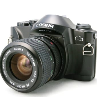 発売２０年を迎えるフルメカニカル・フィルム一眼レフ　ニコンＦＭ１０