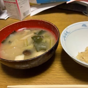 外壁塗装の工事再開２日目。結構うるさいのは仕方ないか
