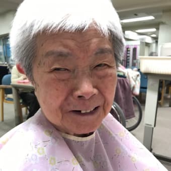 93才の介護ダイアリー、この3ケ月､彼女は毎月1k肥えて40kに回復した、だからボクもダンディでいる！