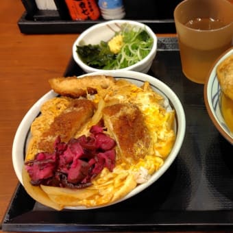 界隈・〇亀製麺 で カツ丼