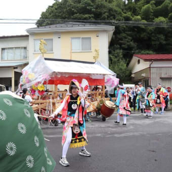 秋祭り　八幡神社への奉納　打ち囃子