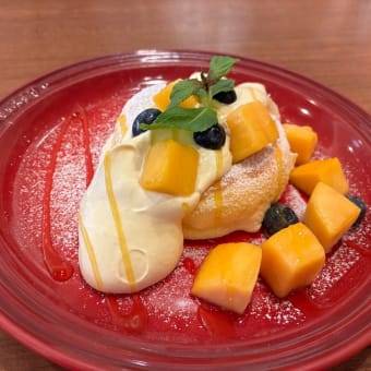 たっぷりマンゴのパンケーキ
