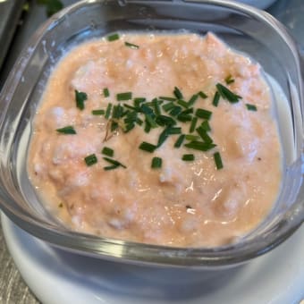 塩鮭茹でてサーモンパテを作る