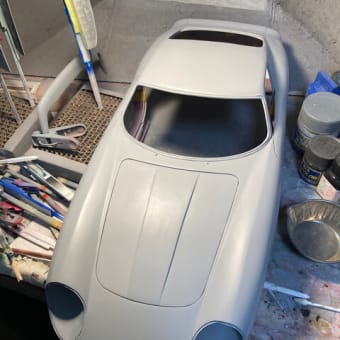 Ferrari 275 GTBの制作を進めます。29