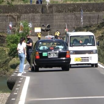 長閑な四万十川の佐田沈下橋が束の間のラッシュアワー
