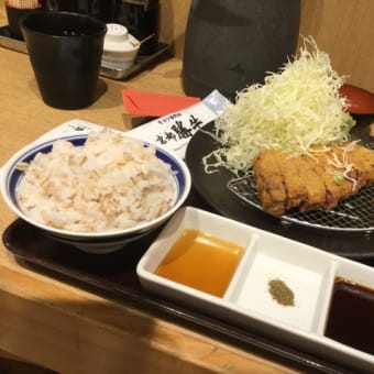 土用の丑の日(｀・∀・´)に牛カツ