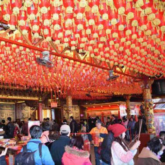 台湾旧暦新年初詣 in 南山福徳宮(烘爐地),新北市. 