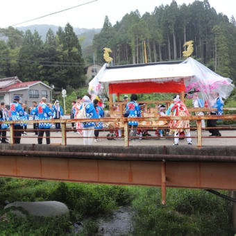 秋祭り　八幡神社への奉納　打ち囃子