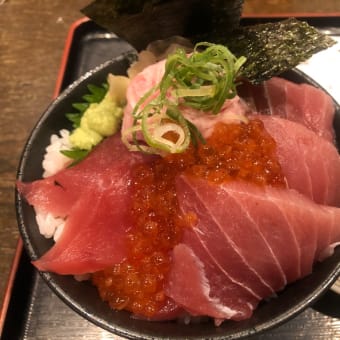 ランチは、目利きの銀次八丁堀店で限定１０食、1,500円が1,000円のドカ盛り店長を選択‼️