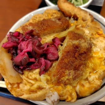 界隈・〇亀製麺 で カツ丼