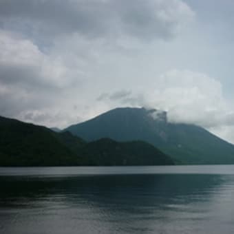 日光、中禅寺湖ハイキング