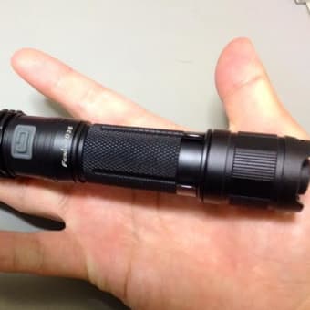 Fenix PD35 フラッシュライトレビュー