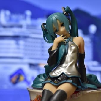 ミクちゃん使って、カメラの絞りの話、、、（笑）