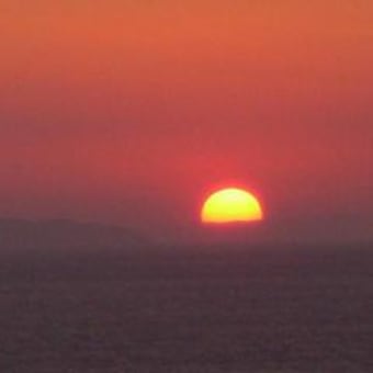 3日目夕日　ミコノス島　サントニオサマーランドホテルからの眺め
