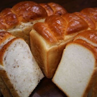 無添加『天然酵母食パン』『天然酵母ライ麦食パン』は横浜の美味しいパン かもめパンの人気商品です(*^▽^*)