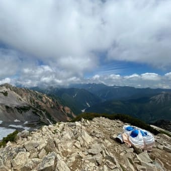 23日は、薬師岳へ日帰り登山。最後の下りはしんどかった・・・。