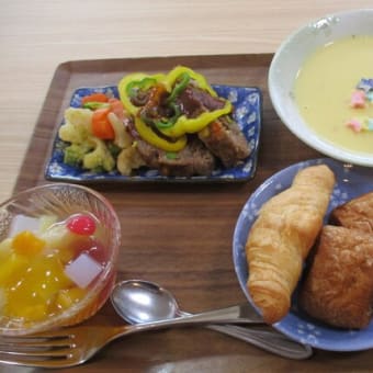 クリスマスランチそして来年へ！！