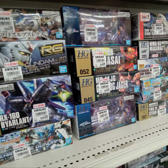 中古ショップにガンプラを見に行ってきたら高すぎて買えなかった（笑）