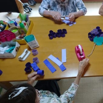 ぶどう棚制作中