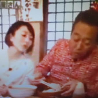 築地で飯タイムは…