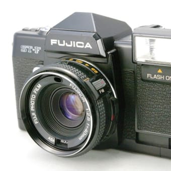ピッカリコニカ・コニカＣ３５ＥＦが創生したストロボ搭載カメラ市場