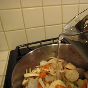 肉味噌で作る根菜汁＆その後のお楽しみ